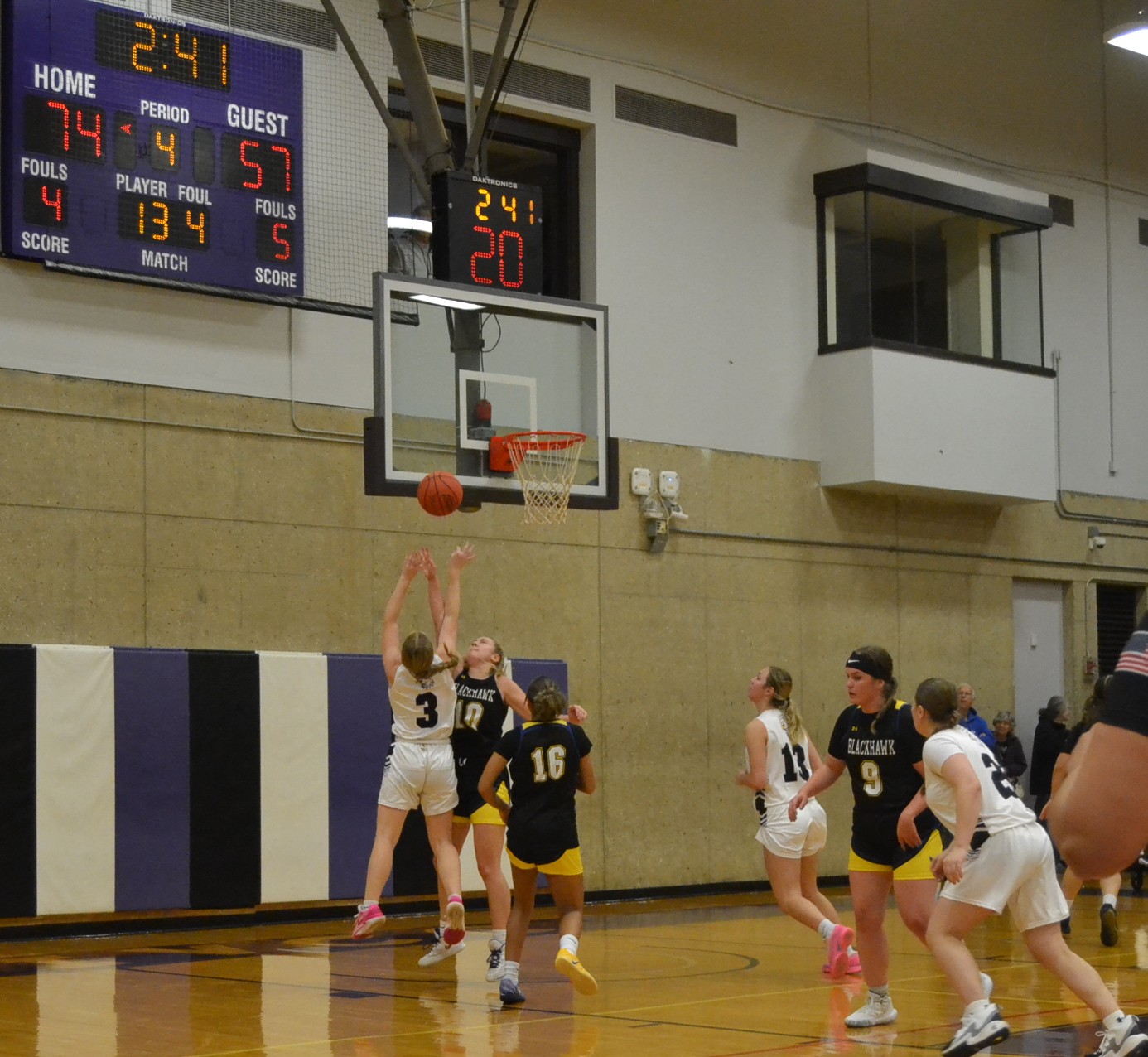 IVCC WOMEN'S BASKETBALL EXPERIENCING A BOUNCE BACK SEASON